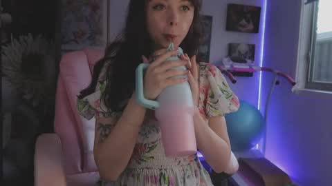 Snapshot of makiyahbelle2 chatting on 24, 4, 2026 MakiyahBelle online show from 24, 4, 2026