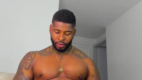 Snapshot of makonneen chatting on 24, 10, 2025 Makonnen online show from 24, 10, 2025