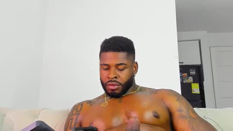 Snapshot of makonneen chatting on 22, 11, 2025 Makonnen online show from 22, 11, 2025