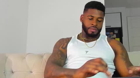 Snapshot of makonneen chatting on 25, 11, 2025 Makonnen online show from 25, 11, 2025