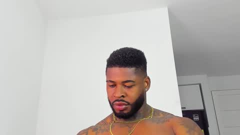 Snapshot of makonneen chatting on 27, 11, 2025 Makonnen online show from 27, 11, 2025