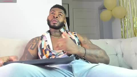 Snapshot of makonneen chatting on 27, 5, 2026 Makonnen online show from 27, 5, 2026