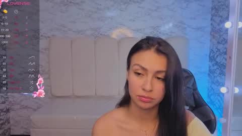 Snapshot of maleja_v_ chatting on 22, 11, 2025 Hi Stream 800am to 200pm online show from 22, 11, 2025