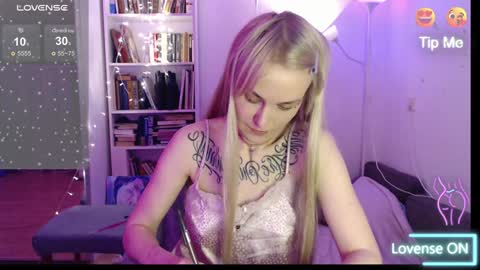 Snapshot of mali_sia chatting on 28, 1, 2025 Mischelle online show from 28, 1, 2025