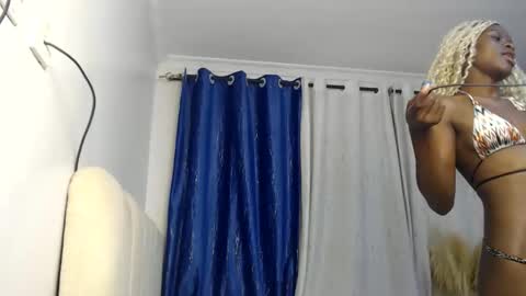 Snapshot of malia_baby chatting on 2, 5, 2026 malia online show from 2, 5, 2026
