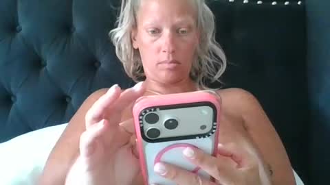 Snapshot of malibumelons chatting on 16, 6, 2026 malibumelons online show from 16, 6, 2026
