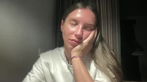 malina568708 online show from 15, 10, 2025