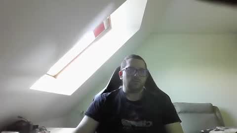 Snapshot of malou2927 chatting on 18, 3, 2026 breton online show from 18, 3, 2026