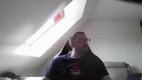 Snapshot of malou2927 chatting on 12, 4, 2026 breton online show from 12, 4, 2026