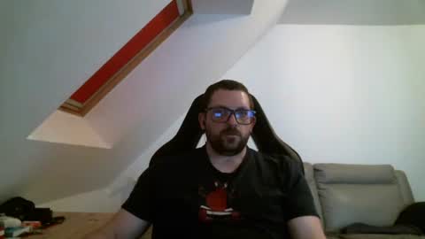 Snapshot of malou2927 chatting on 12, 4, 2026 breton online show from 12, 4, 2026