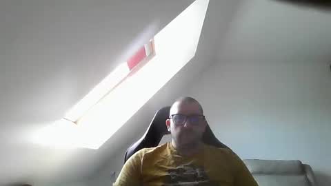 Snapshot of malou2927 chatting on 18, 4, 2026 breton online show from 18, 4, 2026