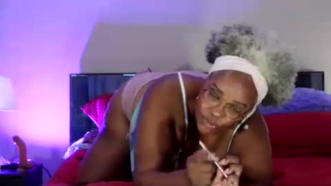 Snapshot of mamigilf66 chatting on 8, 7, 2026 mamigilf66 online show from 8, 7, 2026