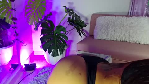 Snapshot of mandy_l33_ chatting on 24, 12, 2024 mandy_l33_ online show from 24, 12, 2024