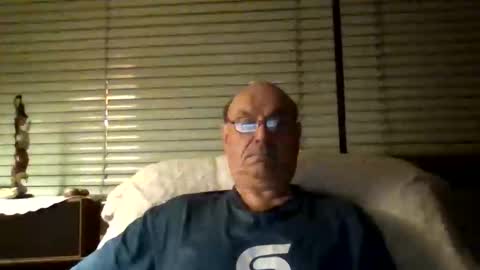 Snapshot of manes5858 chatting on 18, 5, 2026 manes5858 online show from 18, 5, 2026