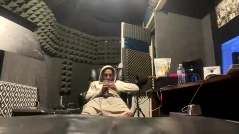 Mani4sexy online show from 17, 12, 2025