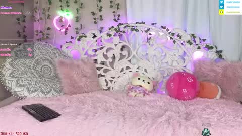 Snapshot of manicmomo chatting on 3, 1, 2025 Momo online show from 3, 1, 2025