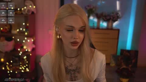 Snapshot of manifreyja chatting on 27, 4, 2026 Amelie online show from 27, 4, 2026