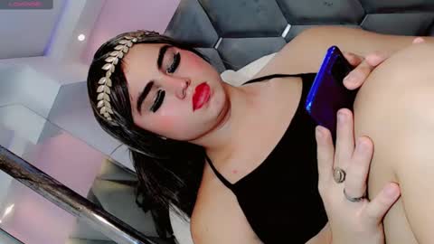 Manuela Kingsley online show from 1, 2, 2025