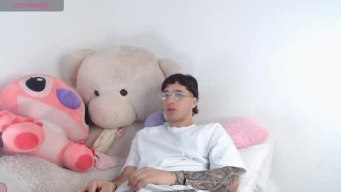 Snapshot of manuelr77 chatting on 15, 5, 2026 Manuel online show from 15, 5, 2026