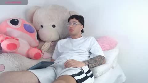 Snapshot of manuelr77 chatting on 15, 5, 2026 Manuel online show from 15, 5, 2026