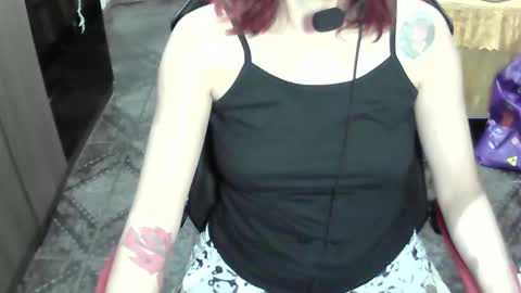 Manu Escarlate online show from 27, 9, 2025