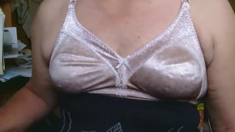 Snapshot of manwithboobs chatting on 18, 9, 2025 manwithboobs online show from 18, 9, 2025