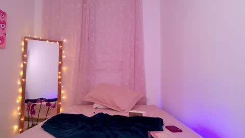     online show from 17, 12, 2025