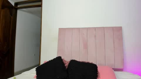 Snapshot of mara_sans chatting on 5, 11, 2025 Mara online show from 5, 11, 2025