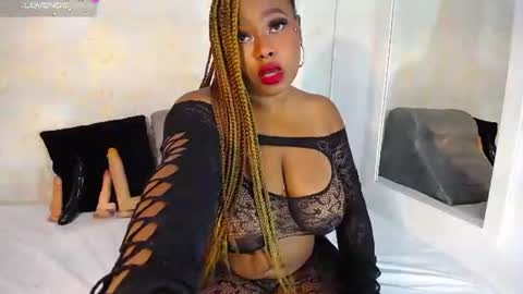 mara_thompsonn online show from 18, 6, 2026