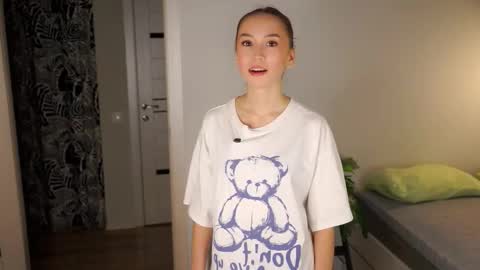 Snapshot of maragretchealsea chatting on 13, 10, 2025 Eva online show from 13, 10, 2025