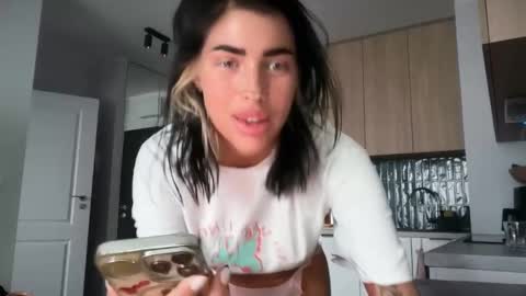 Marakuia online show from 15, 11, 2025