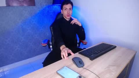 Snapshot of marcus_hanks chatting on 17, 2, 2025 Marcus Hanks online show from 17, 2, 2025