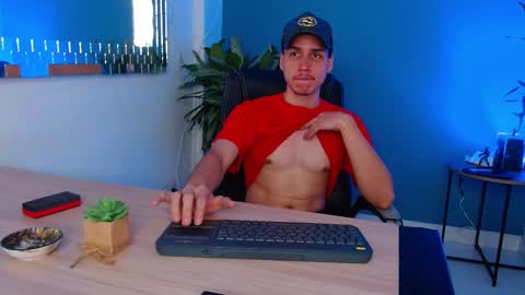 Snapshot of marcus_hanks chatting on 28, 2, 2025 Marcus Hanks online show from 28, 2, 2025