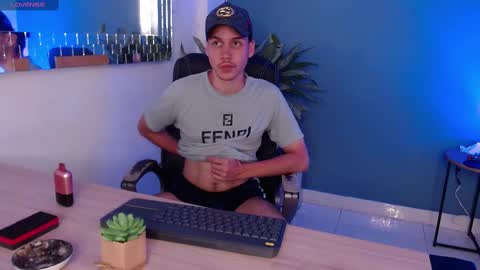 Snapshot of marcus_hanks chatting on 1, 3, 2025 Marcus Hanks online show from 1, 3, 2025