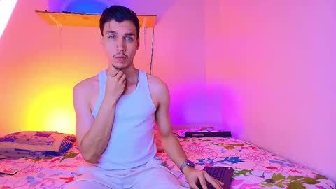 Snapshot of marcus_hanks chatting on 21, 11, 2025 Marcus Hanks online show from 21, 11, 2025