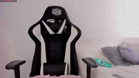 Snapshot of mardybum_ chatting on 5, 11, 2025 Maria online show from 5, 11, 2025