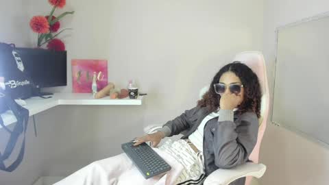 marfilastrom online show from 15, 1, 2025