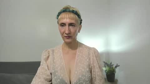Snapshot of margaretmature chatting on 12, 9, 2025 margaretmature online show from 12, 9, 2025
