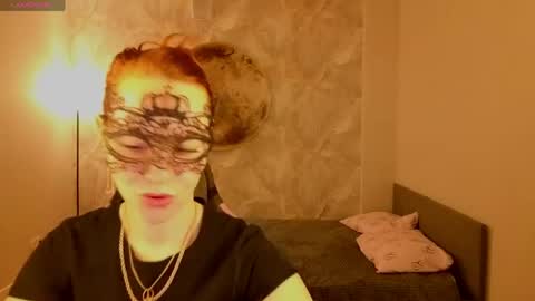 Margo Kellly online show from 25, 5, 2026