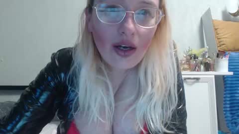 Snapshot of margo_shine chatting on 9, 2, 2026 margo_shine online show from 9, 2, 2026