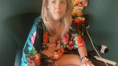 Elle online show from 22, 10, 2025