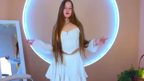 Snapshot of margoluxe_ chatting on 11, 10, 2025 Leah online show from 11, 10, 2025