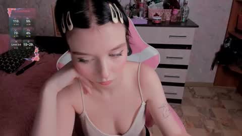 Snapshot of margopink chatting on 13, 10, 2025 Margot online show from 13, 10, 2025