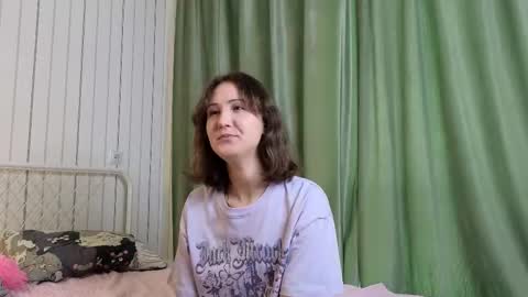 Snapshot of margretpipia chatting on 20, 10, 2025 Rose online show from 20, 10, 2025
