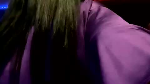 Mari Bee online show from 7, 3, 2026