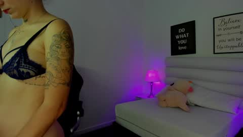 Snapshot of mari_salgado chatting on 14, 12, 2024 mari_salgado online show from 14, 12, 2024