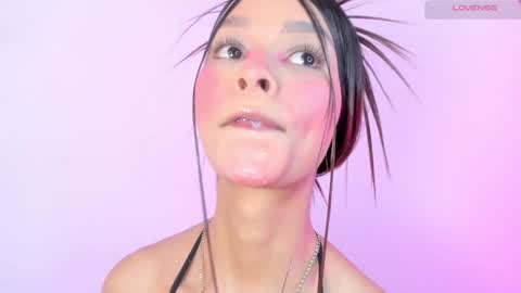 S O F I A  model independent online show from 6, 2, 2025