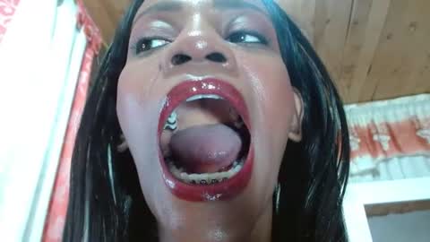 Snapshot of mariah_hellen chatting on 25, 6, 2026 Alicia online show from 25, 6, 2026
