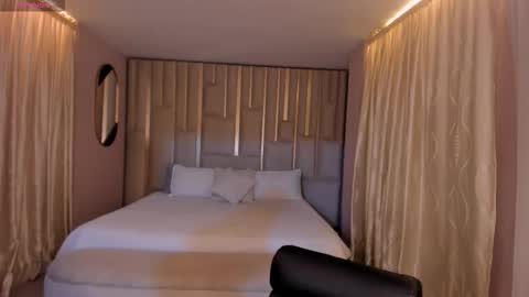 MARIA HERRERA  online show from 19, 12, 2025