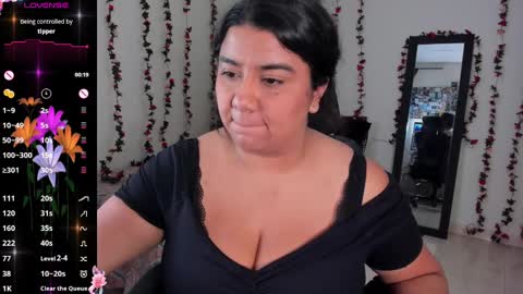   Mariam Castiblanco online show from 3, 3, 2025